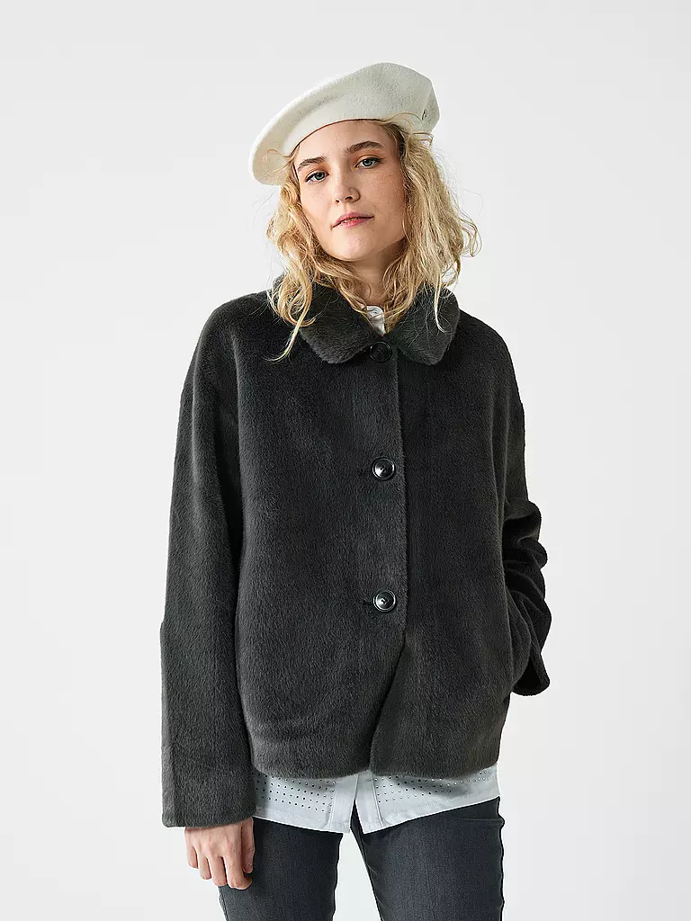 PRIDE TO BE Jacke in Felloptik DARIA grau