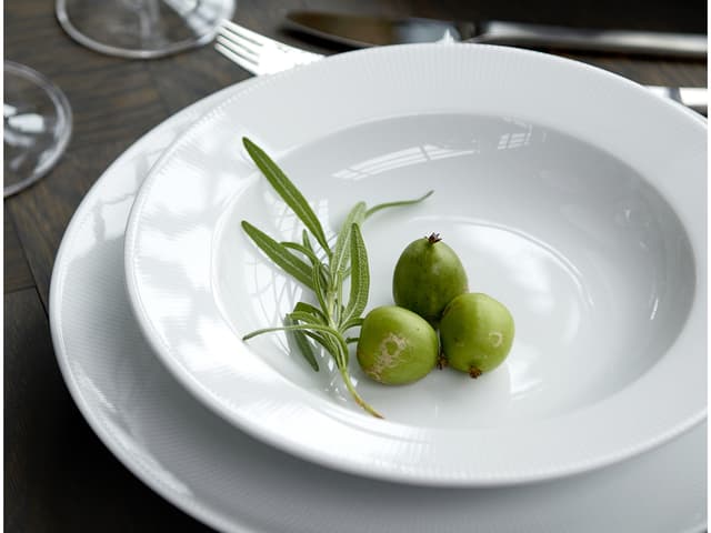 Pillivuyt Tallerken dyb med fane White