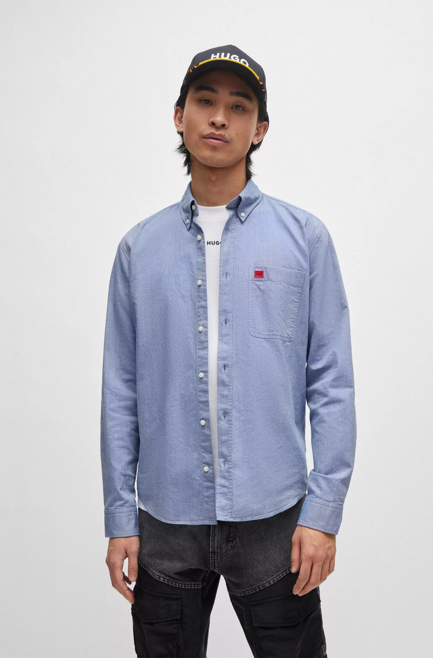 Camisa HUGO vermelha de corte slim com botões, em algodão Oxford.
