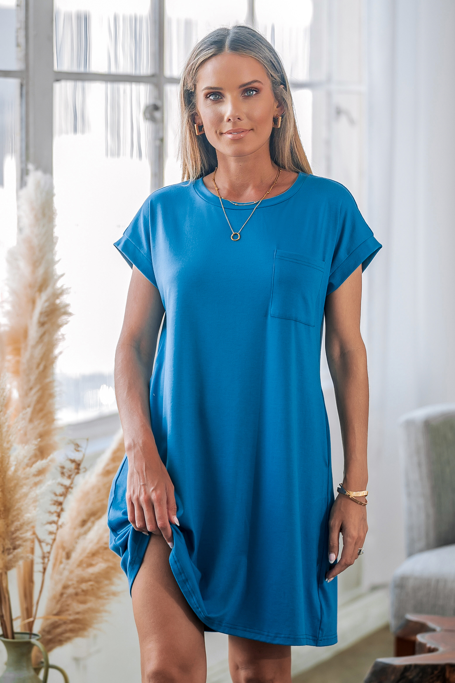 Robe mini en jersey avec manches courtes et col rond bleue