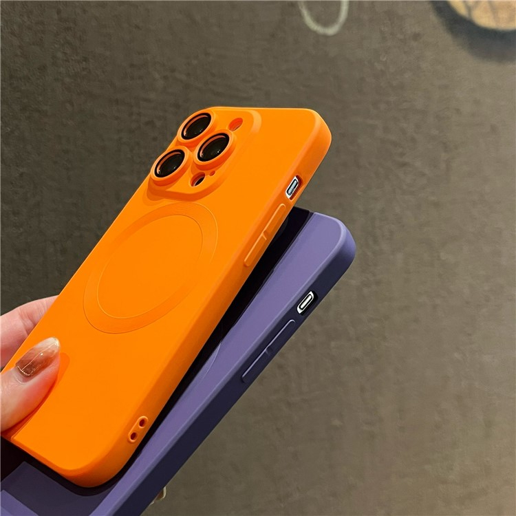 iPhone 15 Pro MagSafe Gummi Case Hülle mit Kameraglasschutz - Schwarz