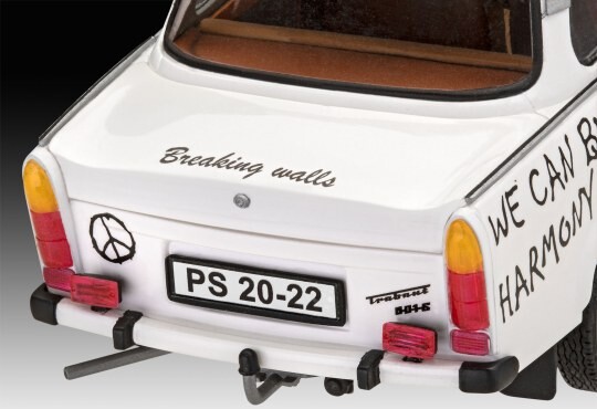 Revell - Trabant 601S Modelbil Byggesæt - 1:24 - Level 4 - 07713