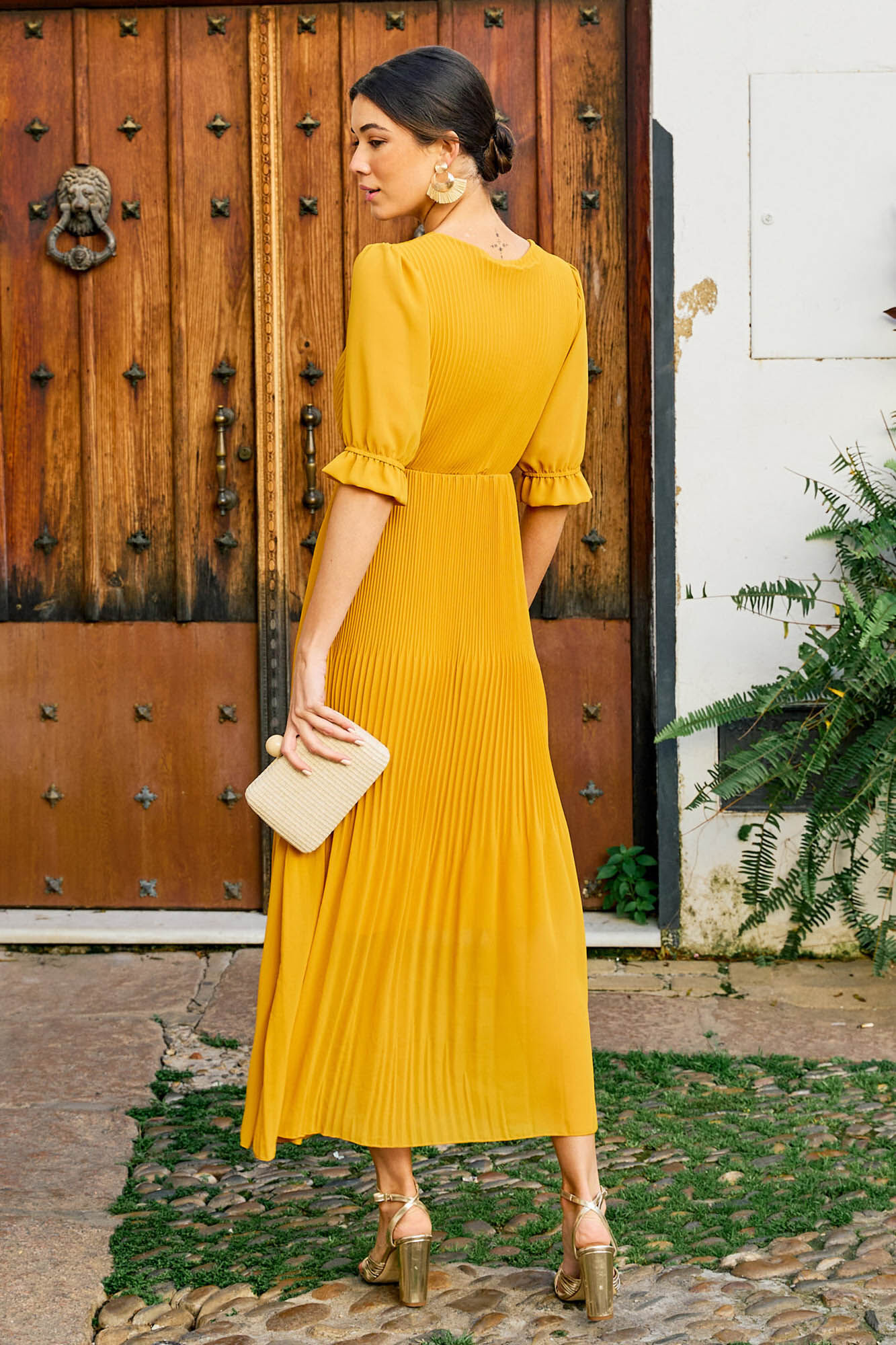 Vestido longo plissado em ocre - Dourado