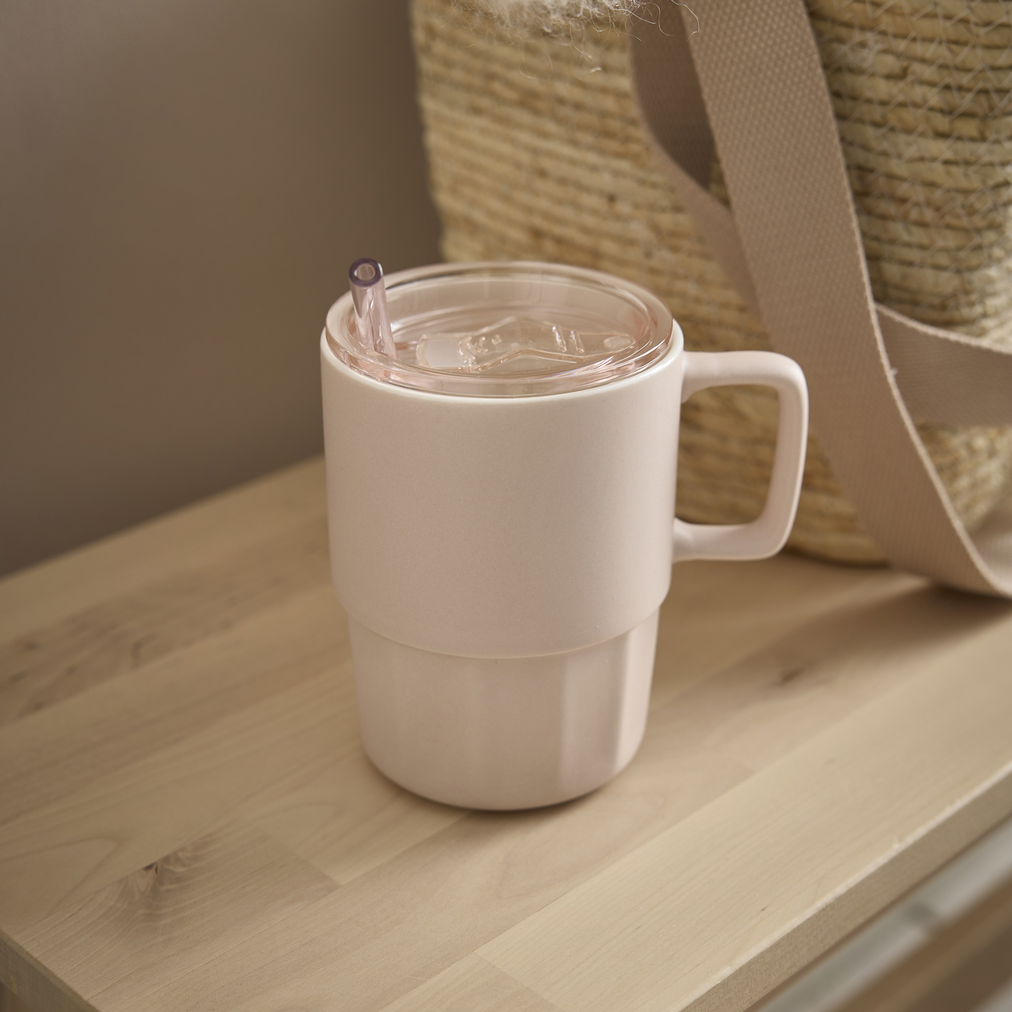 Henkelbecher mit Strohhalm, rosa, 400 ml