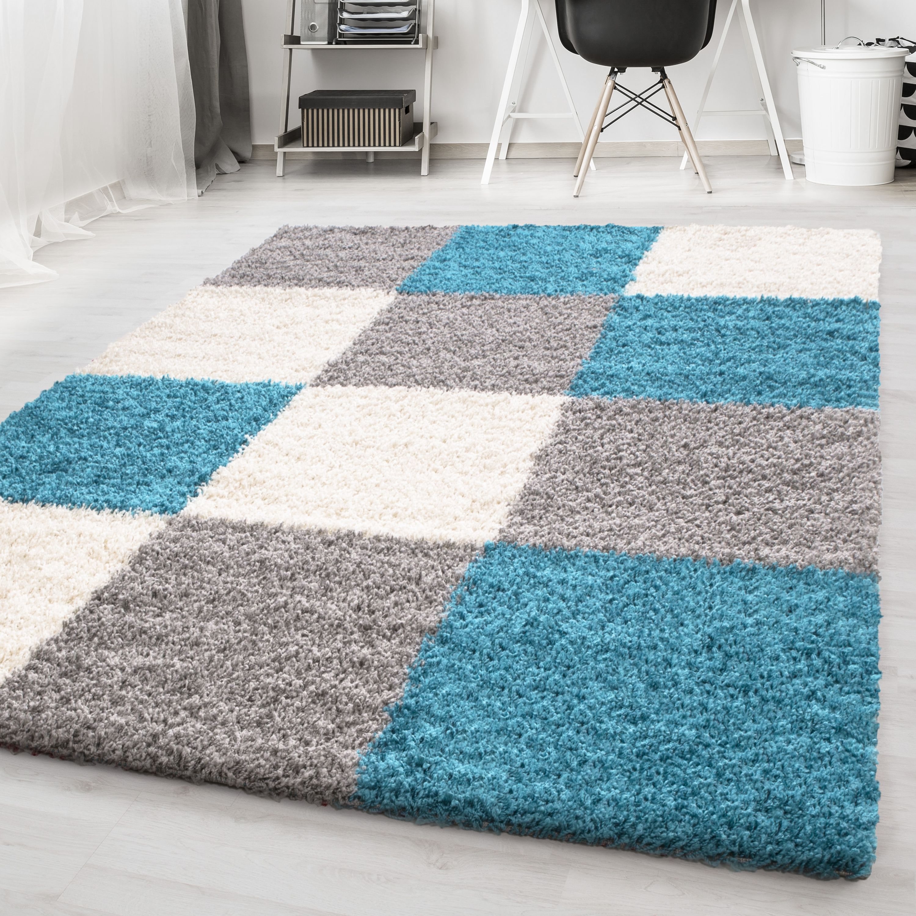 Stilvoller Hochflor-Teppich mit zeitgemäßem Karo-Muster, Shaggy-Teppich