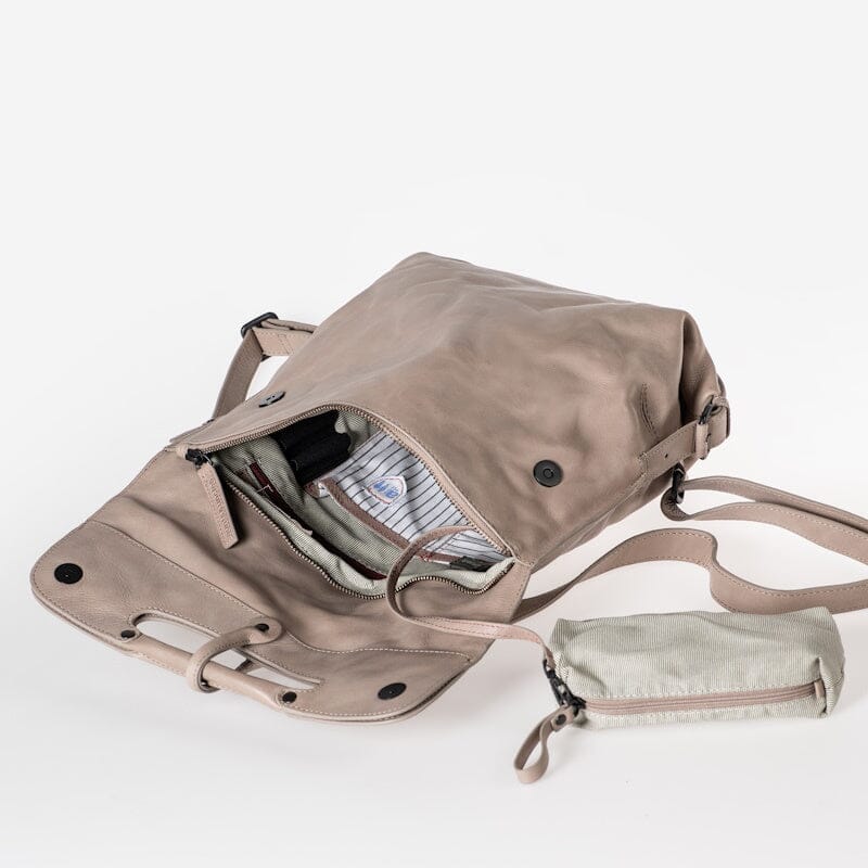 Aunts & Uncles Grandma's Luxury Club Backpack / Shoulderbag Mrs. Mince Pie Vintage Khaki