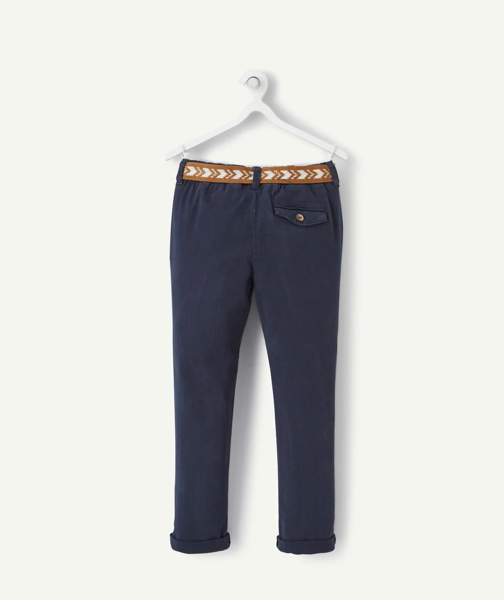 PANTALON CHINO GARÇON BLEU MARINE AVEC CEINTURE CAMEL