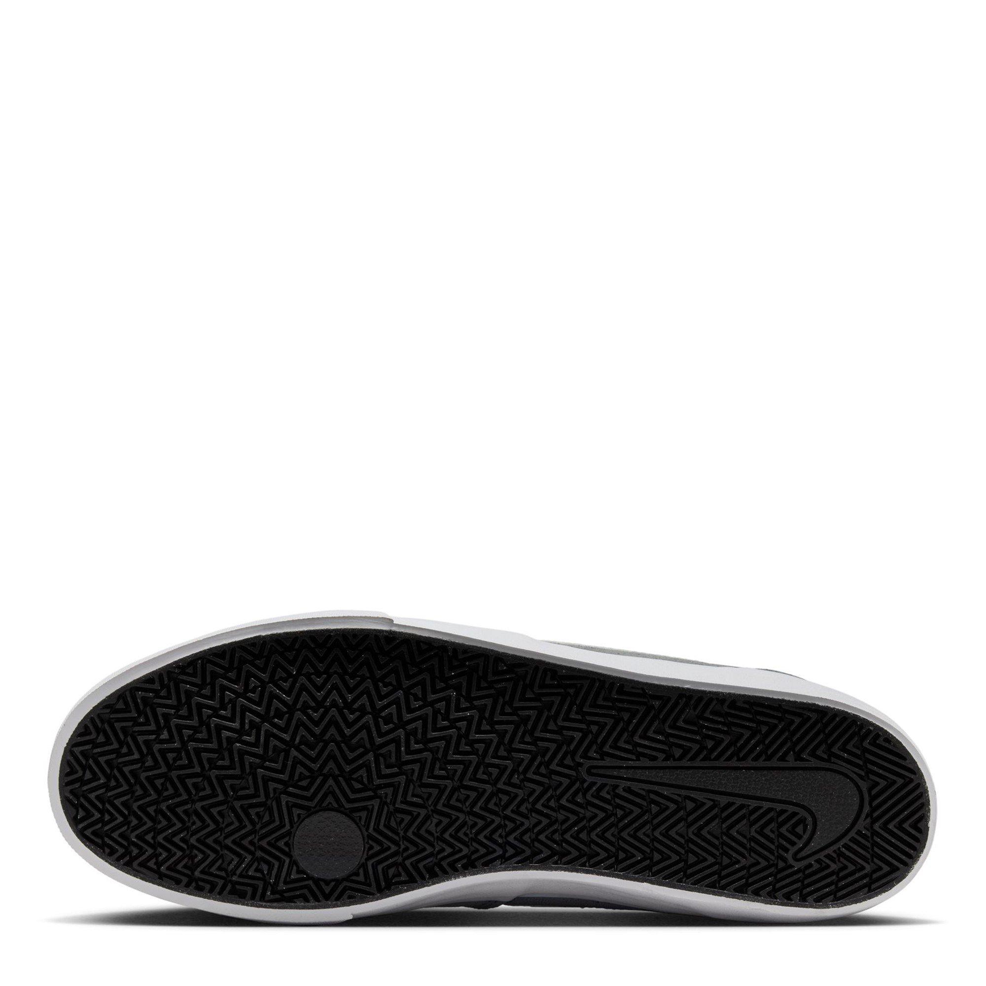 Nike Charge Low Trainers Mens