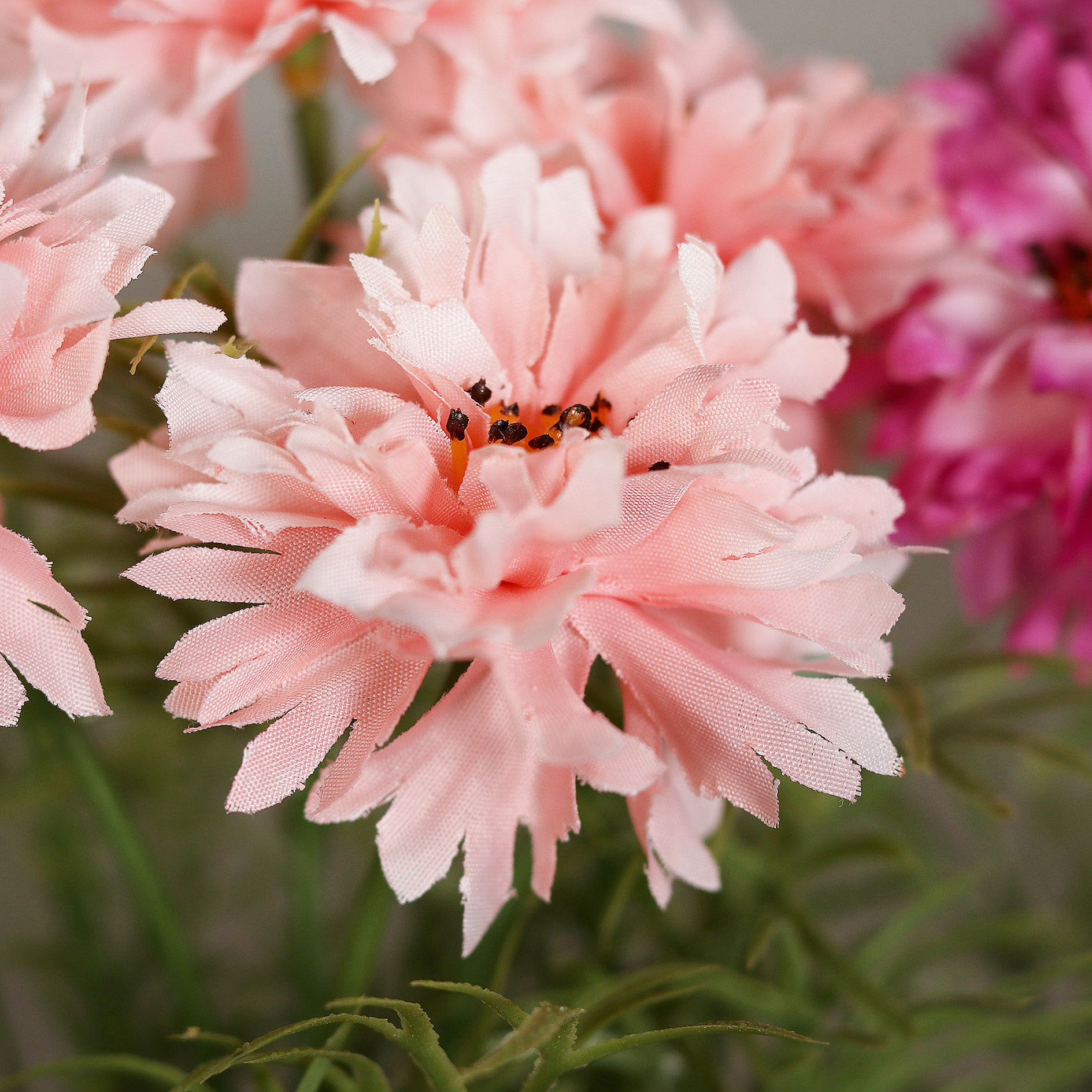 Kornblume im Kunststofftopf - sortiert - Kunstpflanze