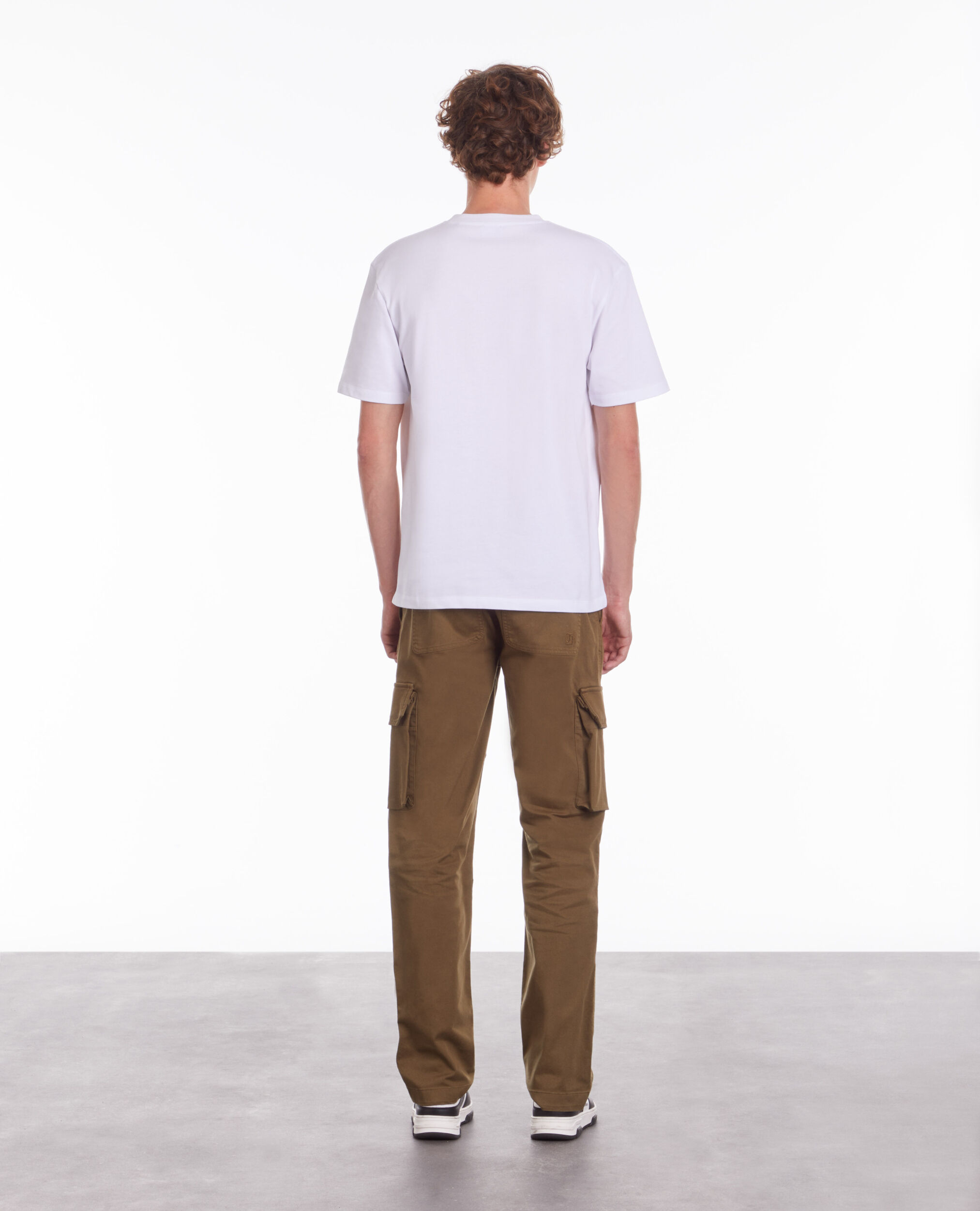 T-shirt blanc avec sérigraphie logo en dégradé de couleur