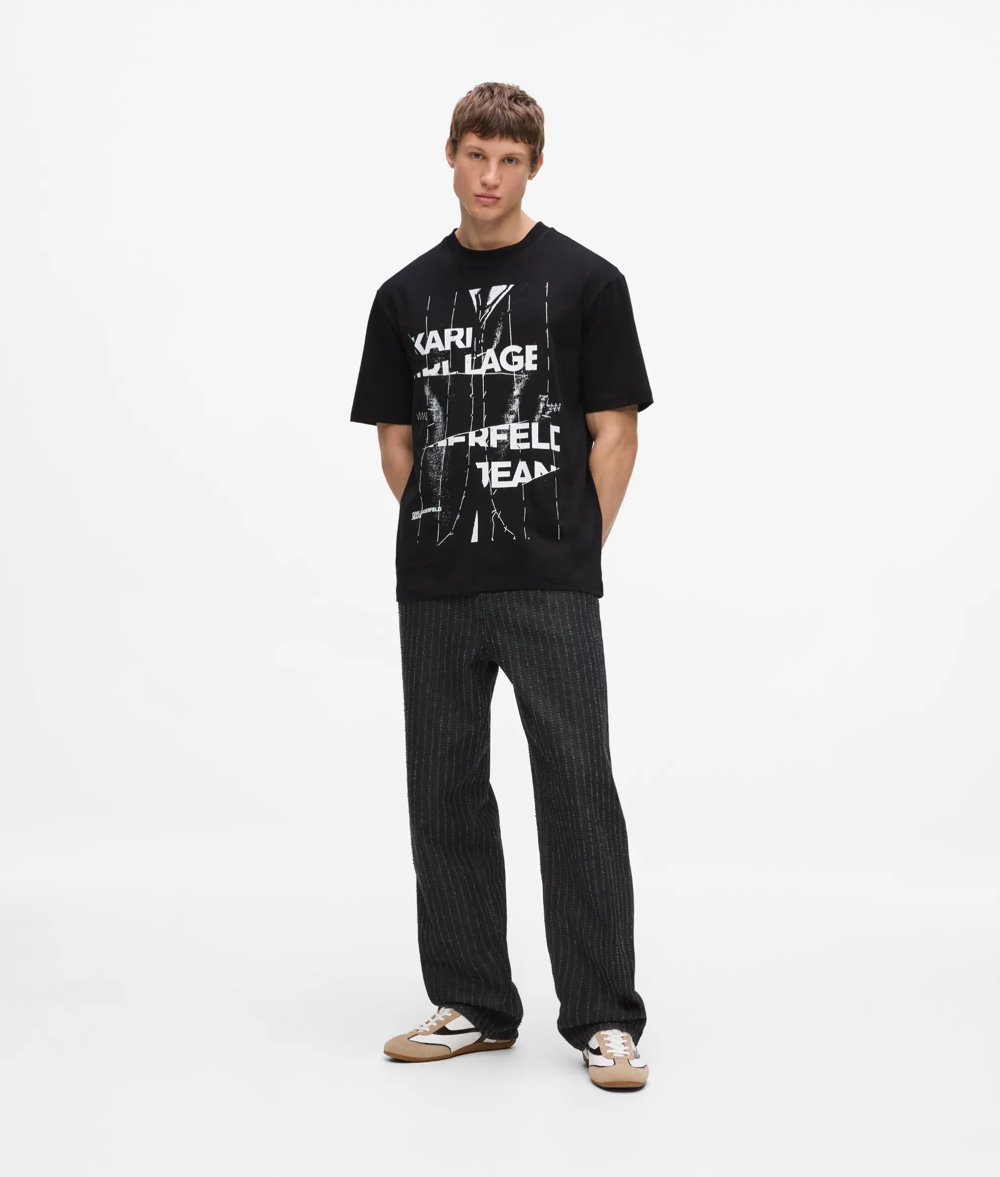 Ruimvallend T-shirt met pinstripe-print