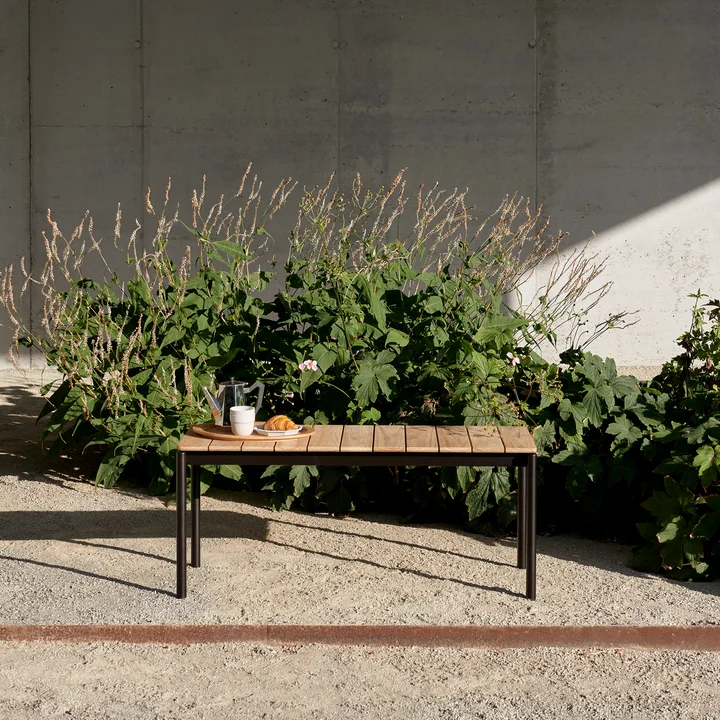 &Tradition - Ville AV27 Gartenbank, 110 x 40 cm, warm black