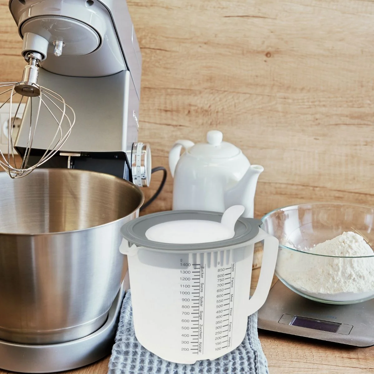 Verre mélangeur et doseur en plastique de 1,4 litre Dr. Oetker