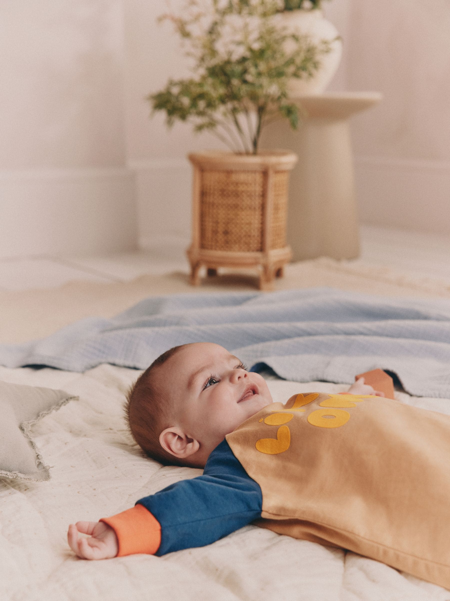 Met verschillende kleurvlakken - Baby joggingromper (0mnd-3jr)