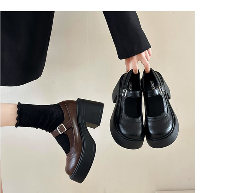 Nikao - Mary Jane pumps met plateauhak en blokhak
