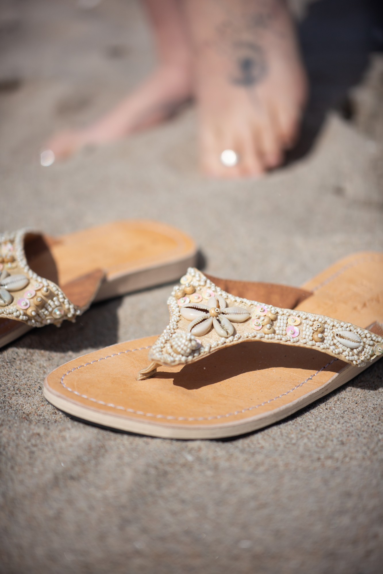 Damensandalen mit Muscheln, Leder, Größe 37-42 günstig bestellen