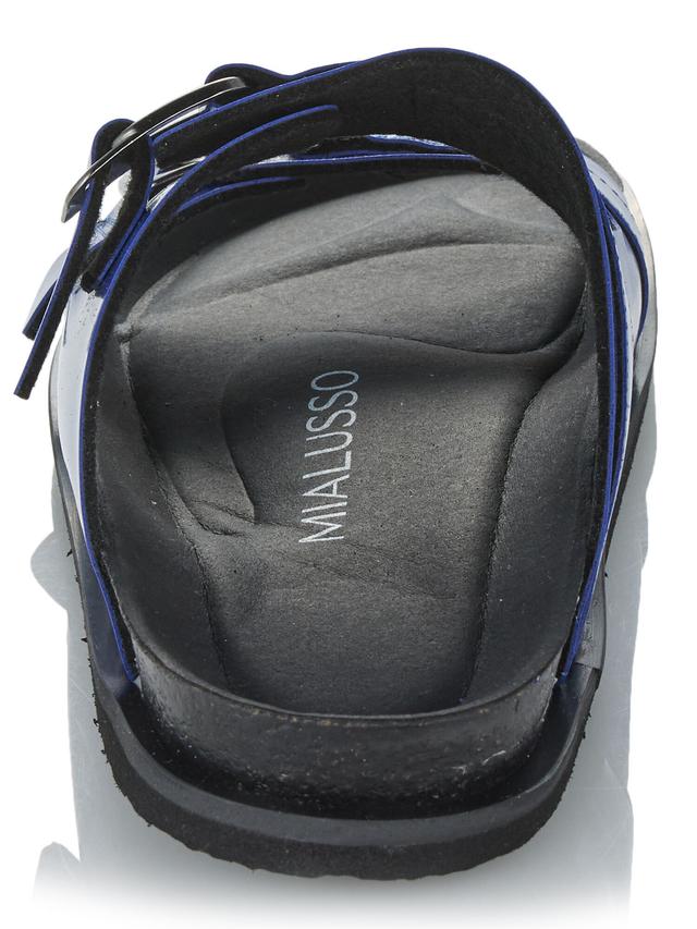 Pantolette in Lack-Optik