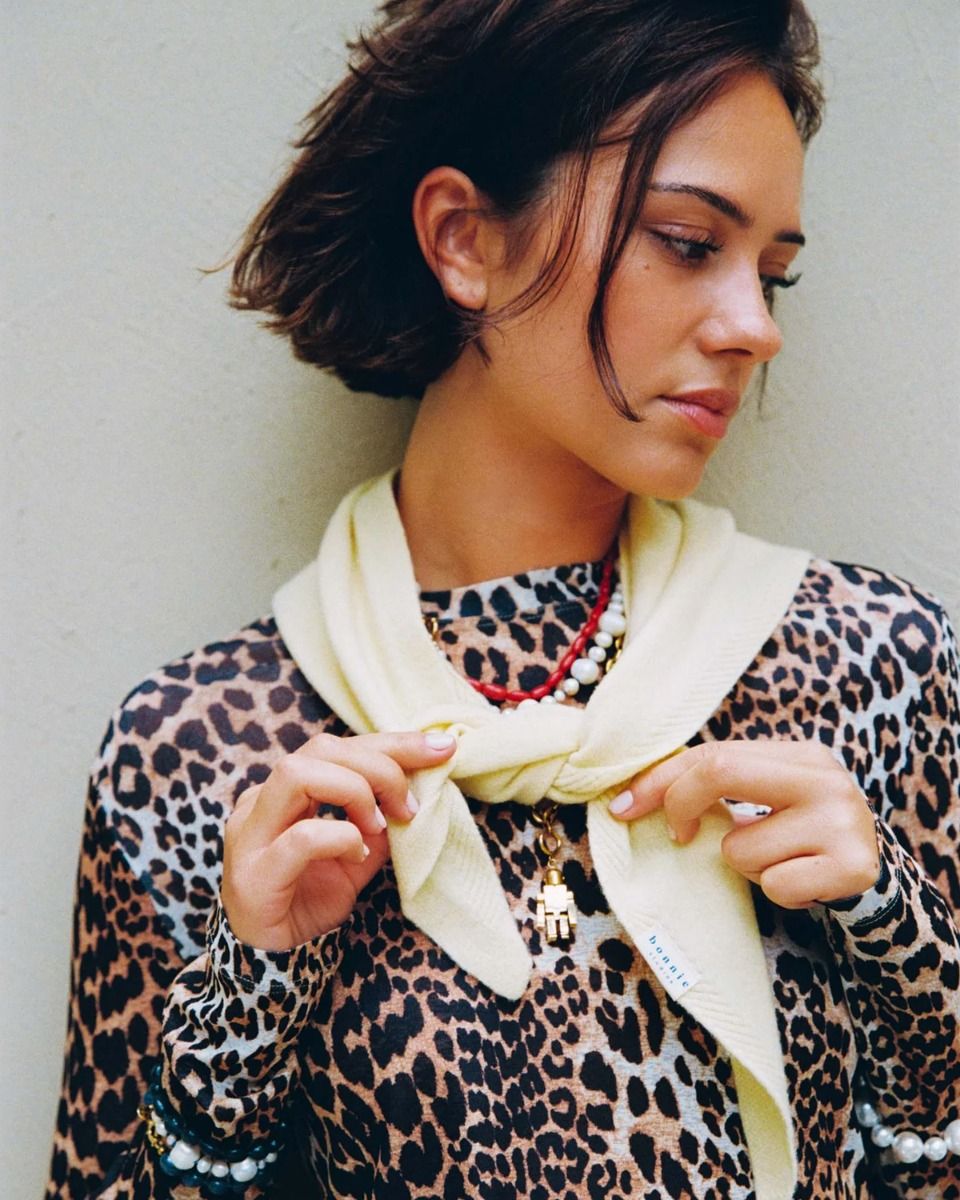 Bonnie Studios Wool Scarf Groen Dames Sjaal