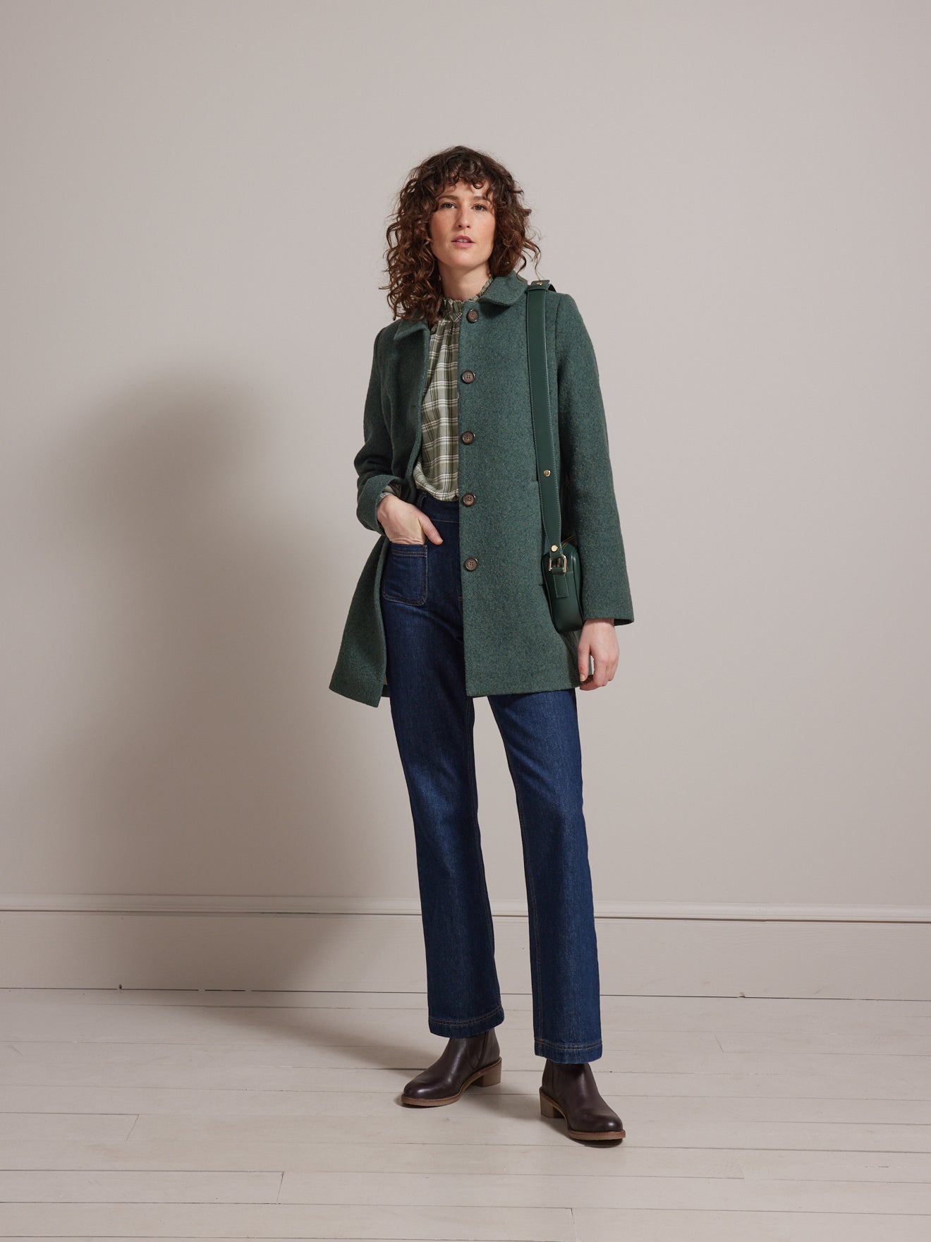 Manteau court drap de laine uni femme