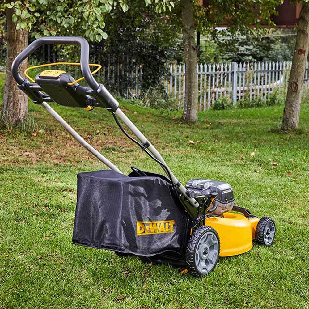 Cortador de grama DEWALT 36V (18X2) XR sem escova de 510 mm, modelo DCMW564N-XE