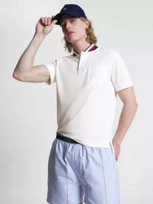 Polo Regular com Gola de Beisebol Crest