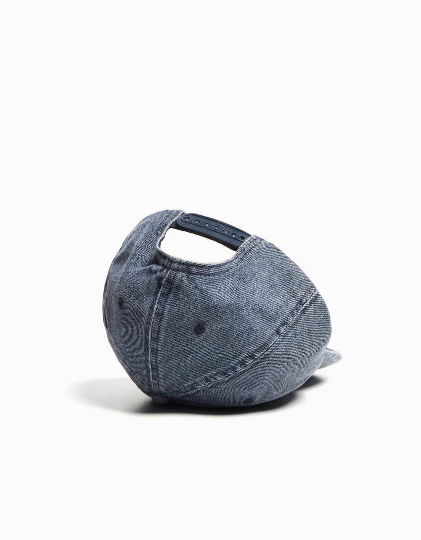 Boné de brim