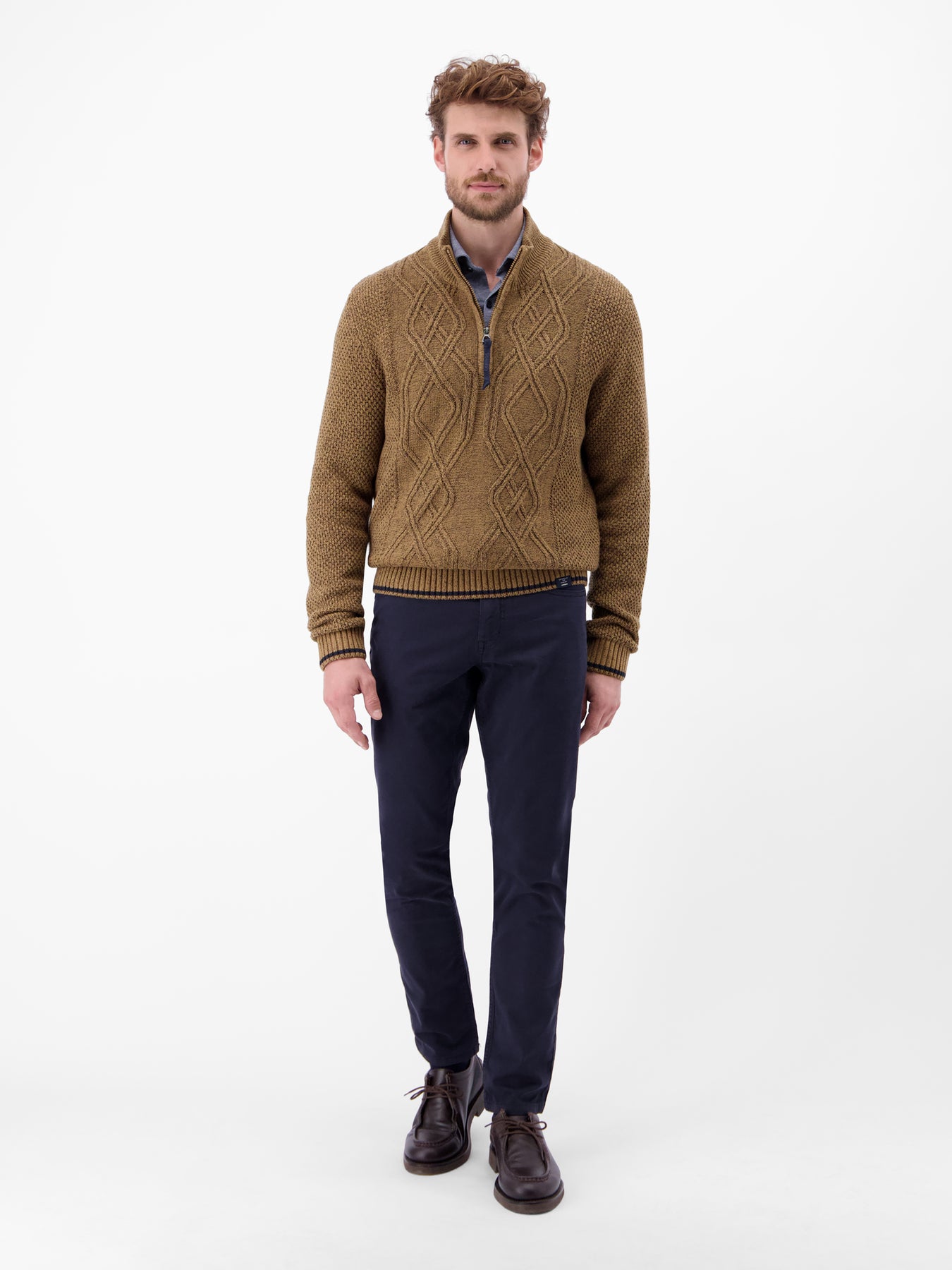 Strickpullover mit Zopfmuster und Troyerkragen