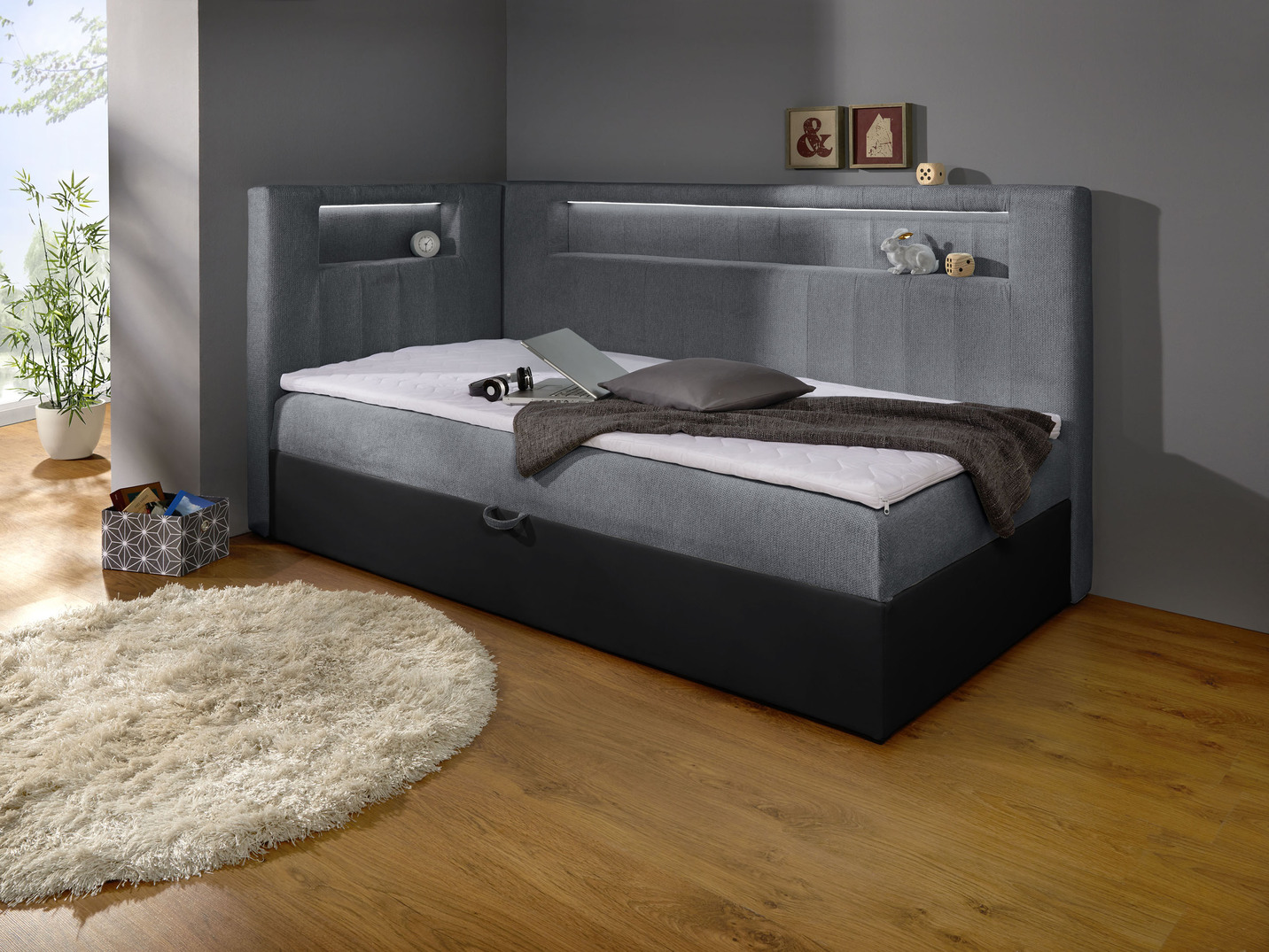 Boxspringbett mit integrierter LED-Beleuchtung