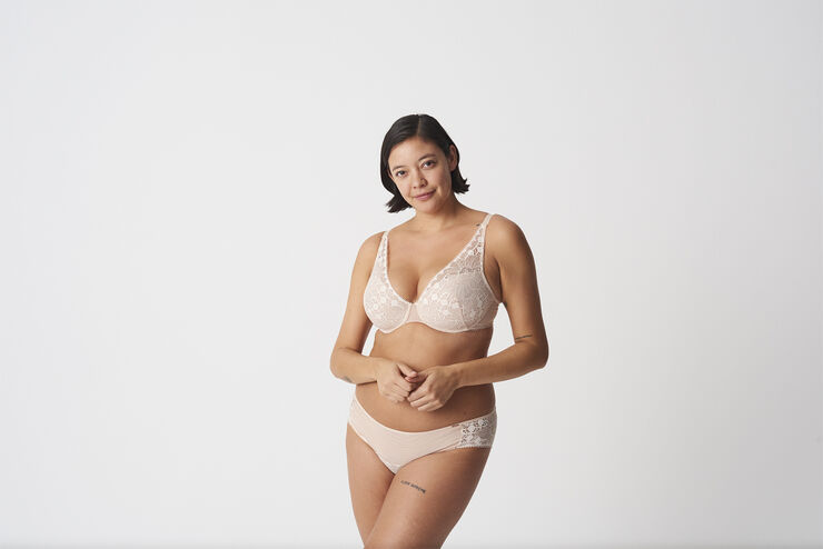 Chantelle Day to Night Plunge spacer bra 01n