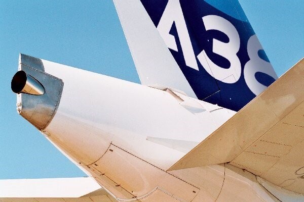 Revell - Airbus A380 'New Livery' Modelfly - 1:144 - 04218