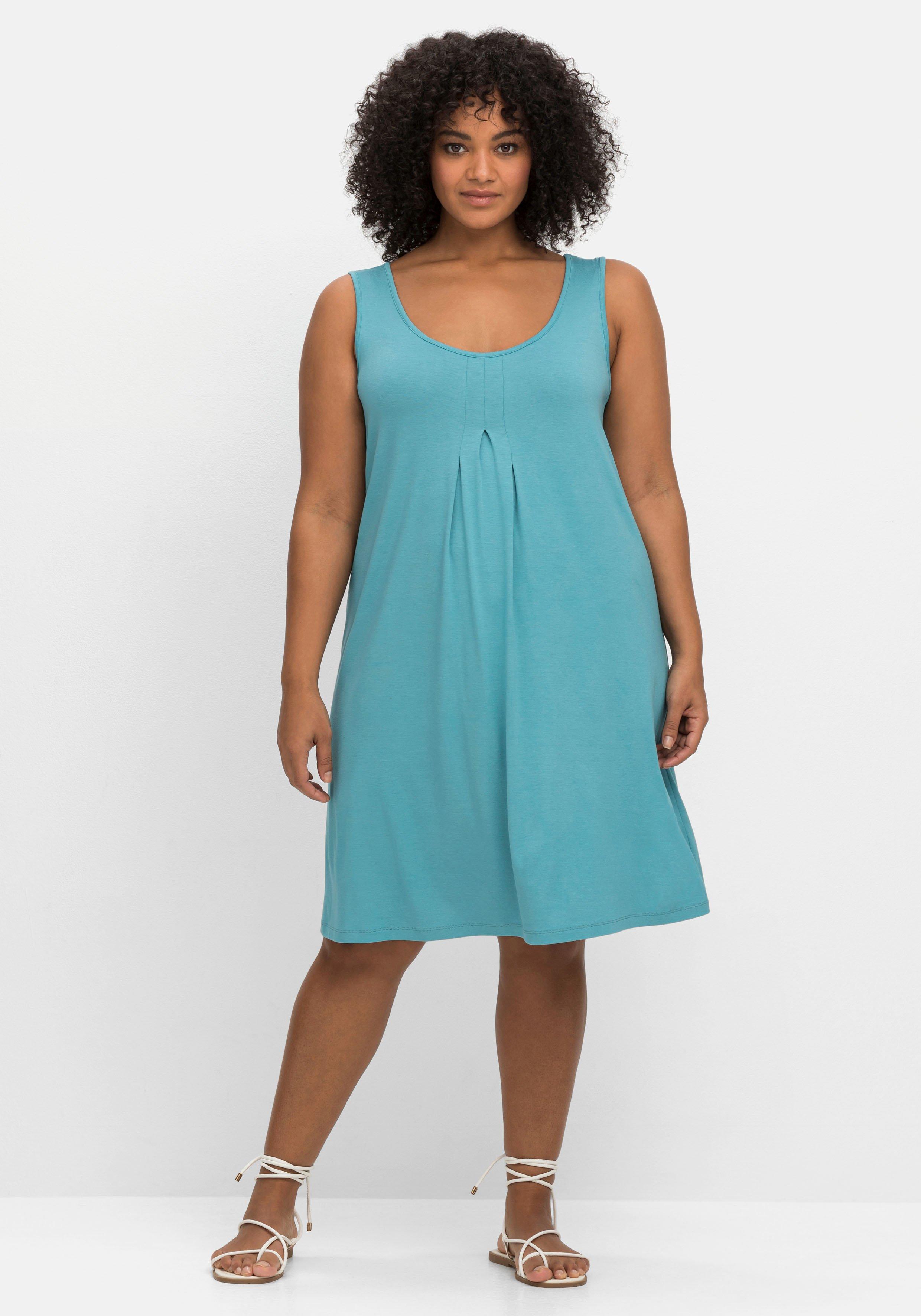 Knielanges Strandkleid mit Kellerfalte vorn