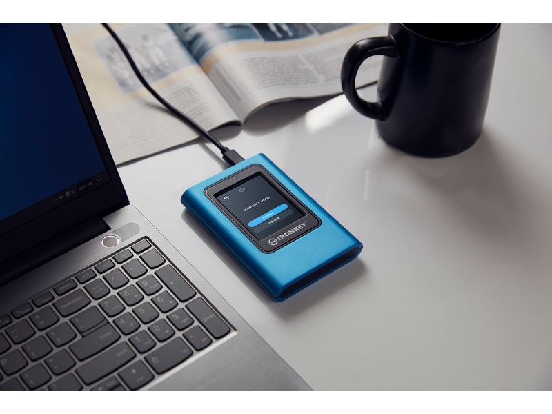 Kingston Externe SSD IronKey Vault Privacy 80 1920 GB Externe Solid State Drive (SSD), FIPS 197-zertifiziert und XTS-AES 256-Bit-verschlüsselt