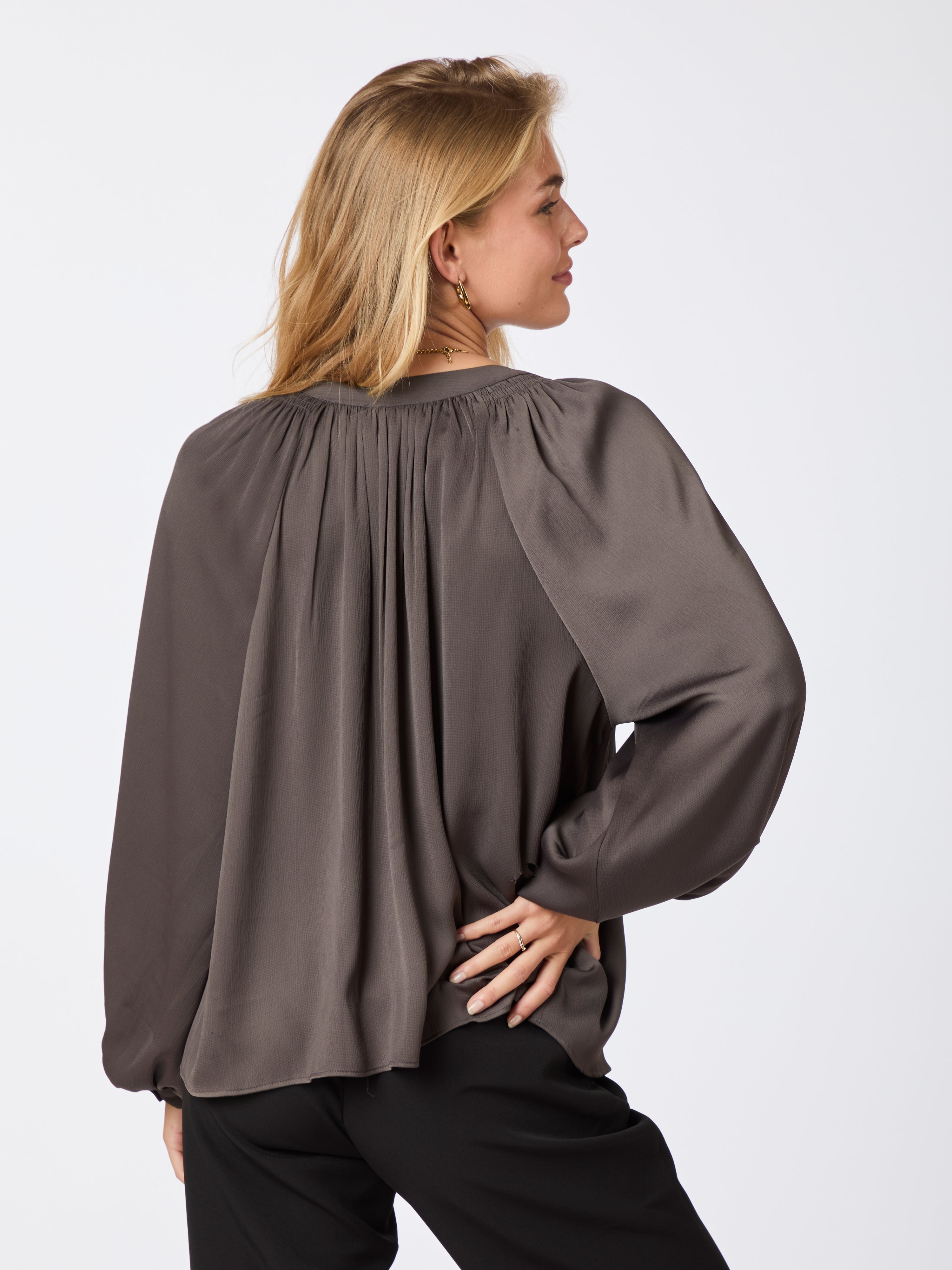 Neo Noir  Kirsty Structure bluse - brun