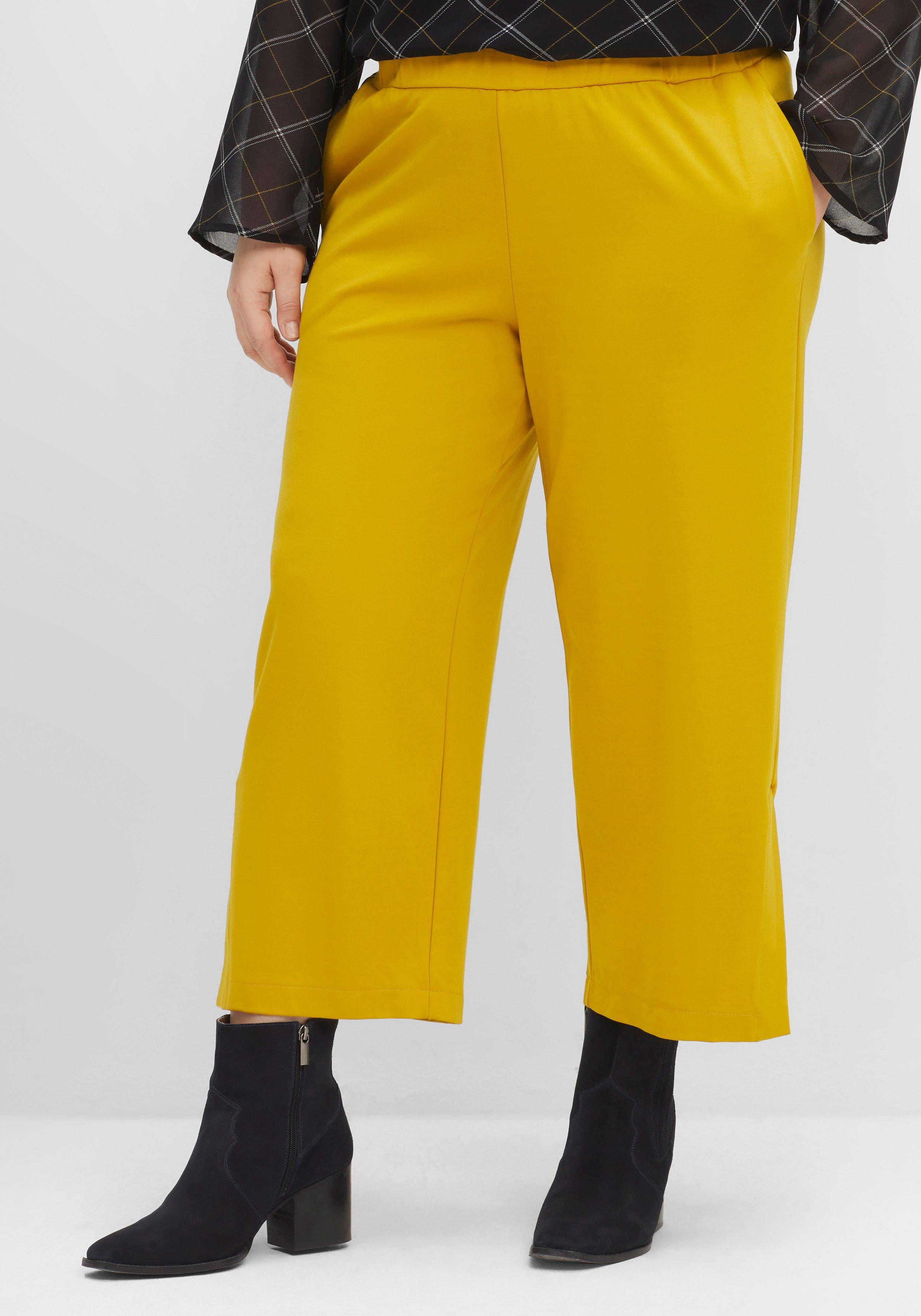 Weite 7/8-Hose mit Schlupfbund und hohem Schlitz