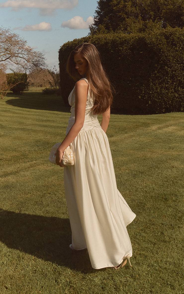 Blanc Robe Longue Satinée Froncée