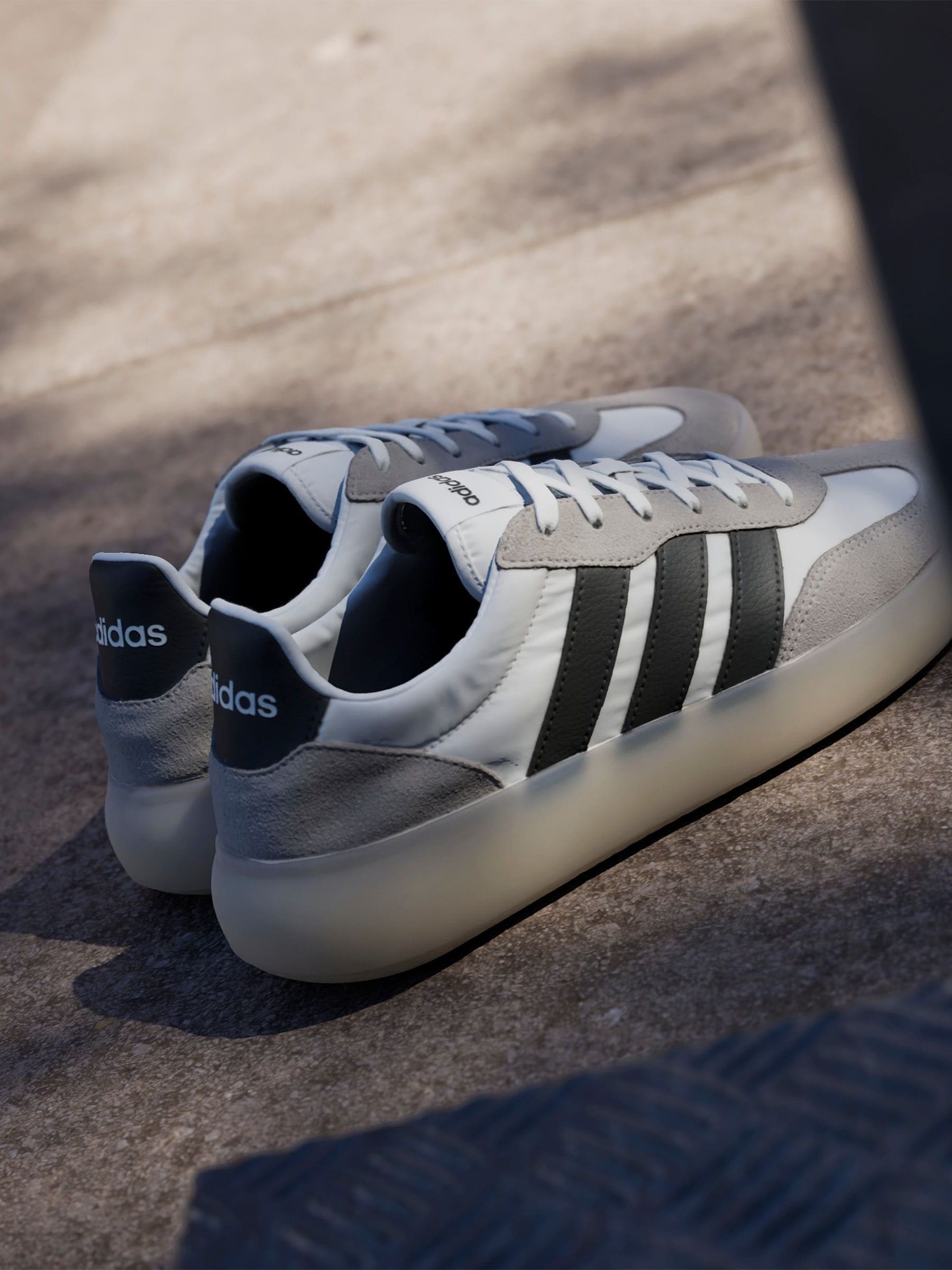 Wit - adidas Barreda Decode sneakers