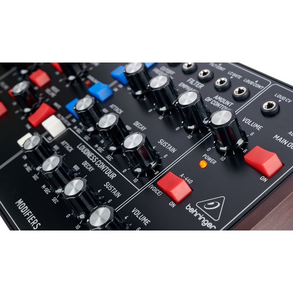 Behringer Model D Bag Bundle