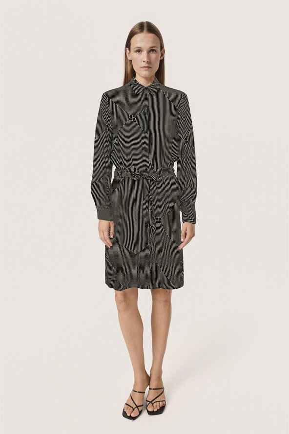 Soaked in Luxury SLMolly Shirt Dress LS Monogram line print