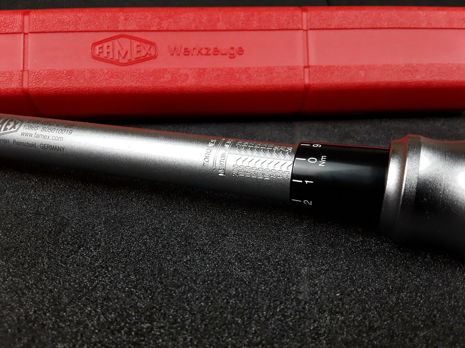 FAMEX 10865 Profi Drehmomentschlüssel 12,5 mm (1/2-Zoll)-Antrieb, 40-210 Nm