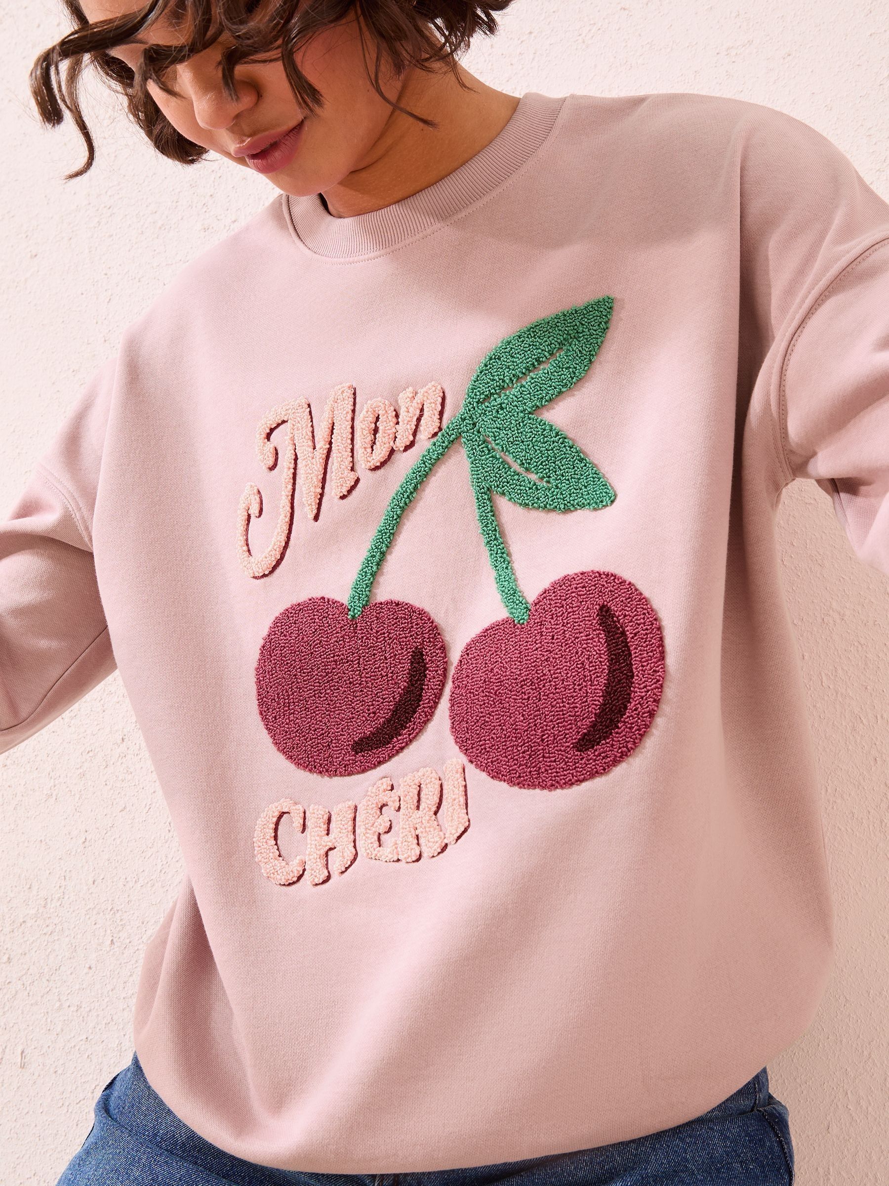 Friends Like These Cherry Sweatshirt met kersenprint