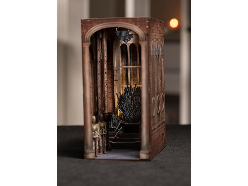 Revell Bausatz Iron Throne Dragon House Zauberhafte Miniaturwelt mit LED-Beleuchtung für Ihr Bücherregal
