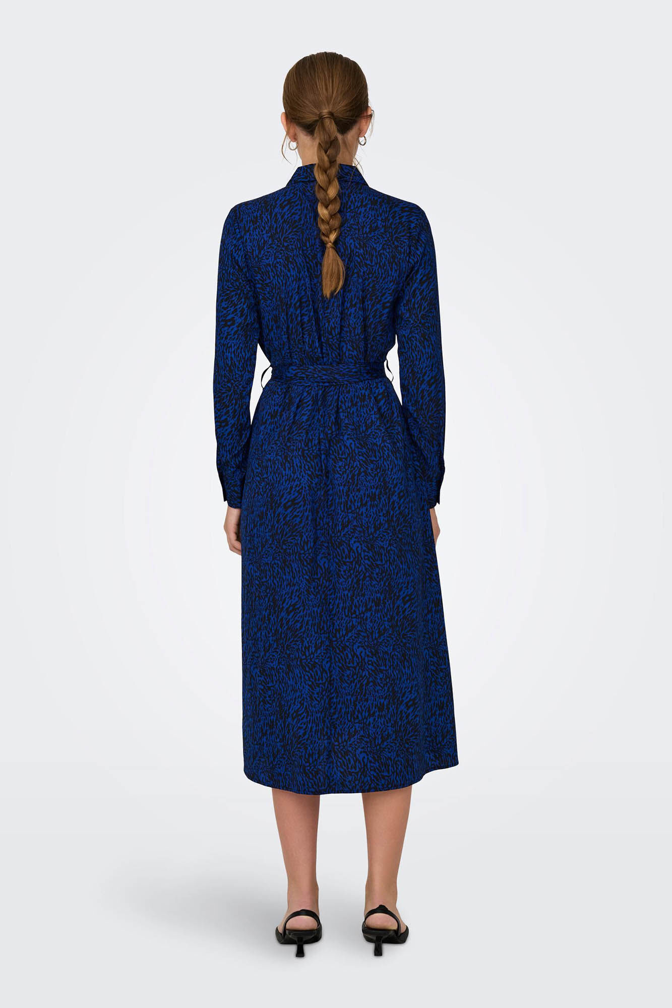 Vestido midi estilo camisa