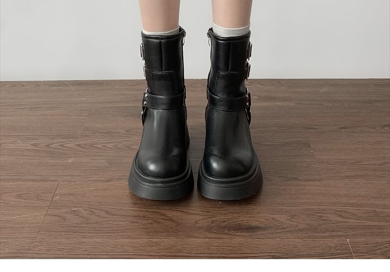 Queen Zoo - Platform Plain Buckled Short Boots