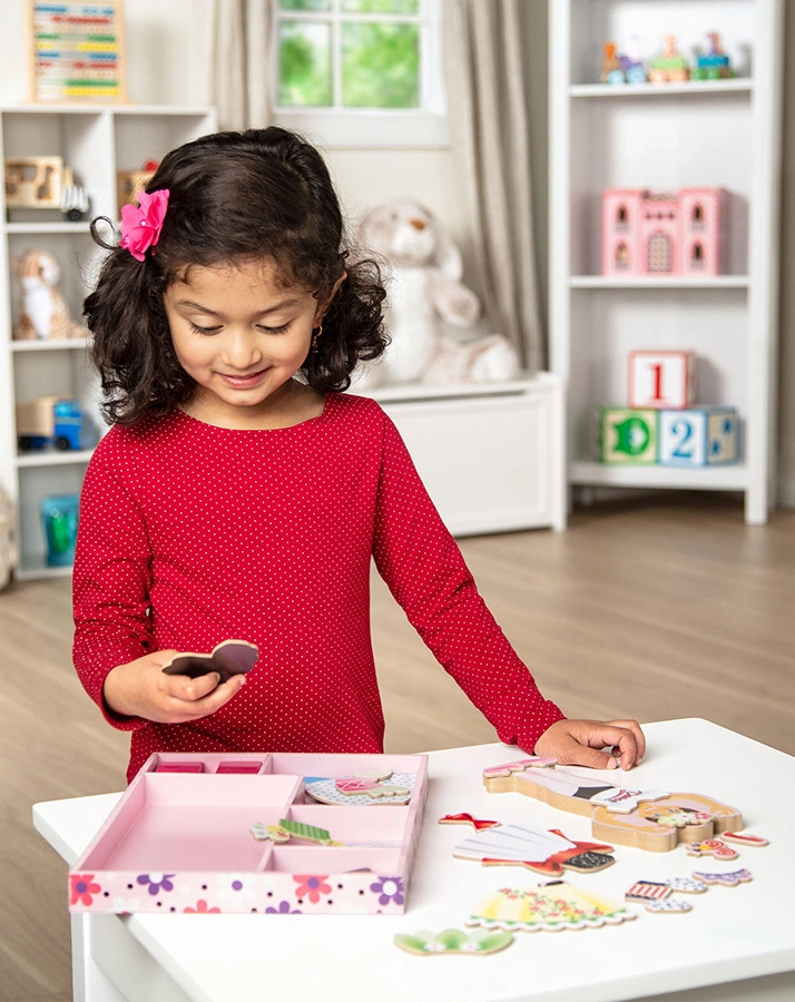Magnet-Spielzeug NINA BALLERINA DRESS-UP-SET