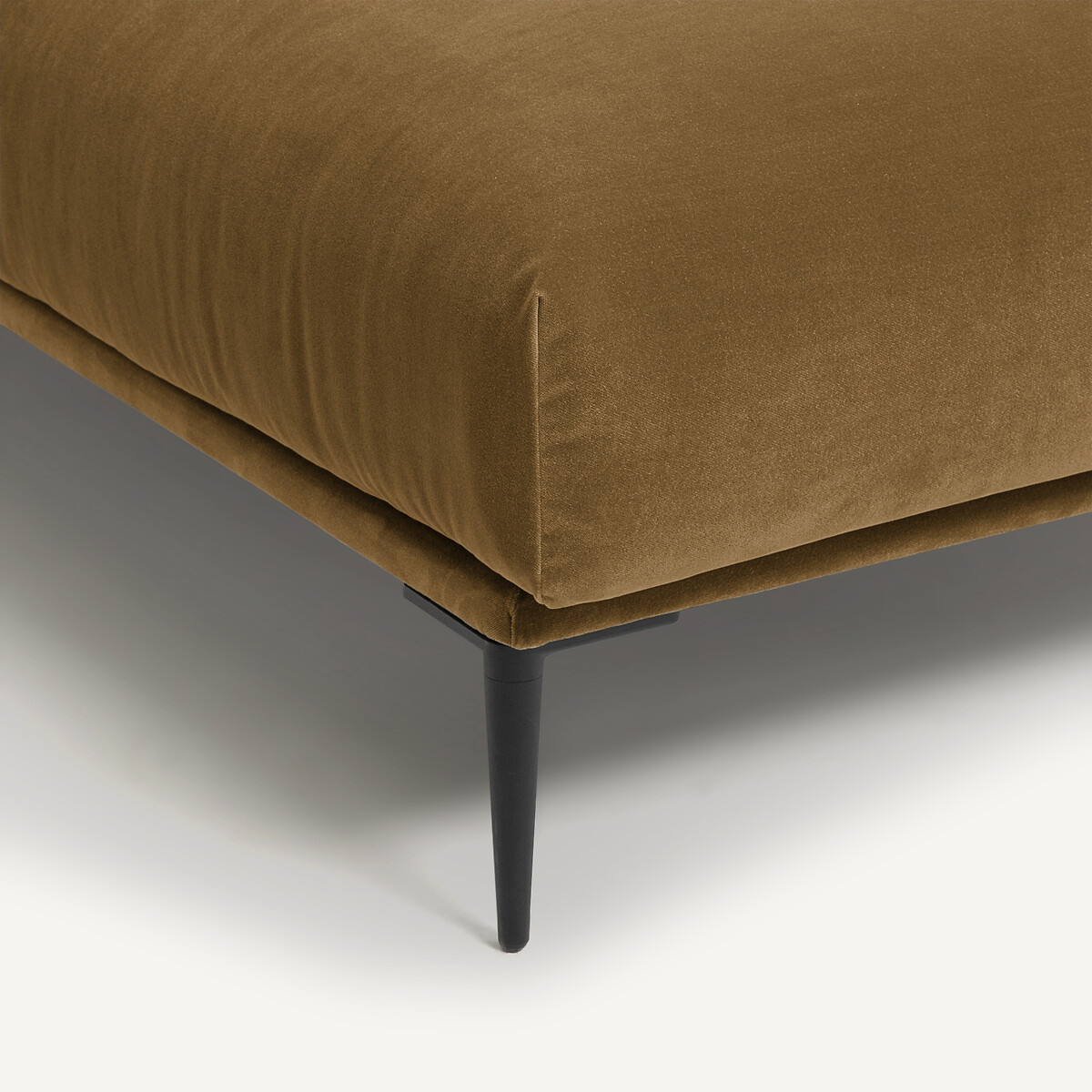 AM.PM<br>Cadeira longa Fluweel, design Oscar E.Gallina