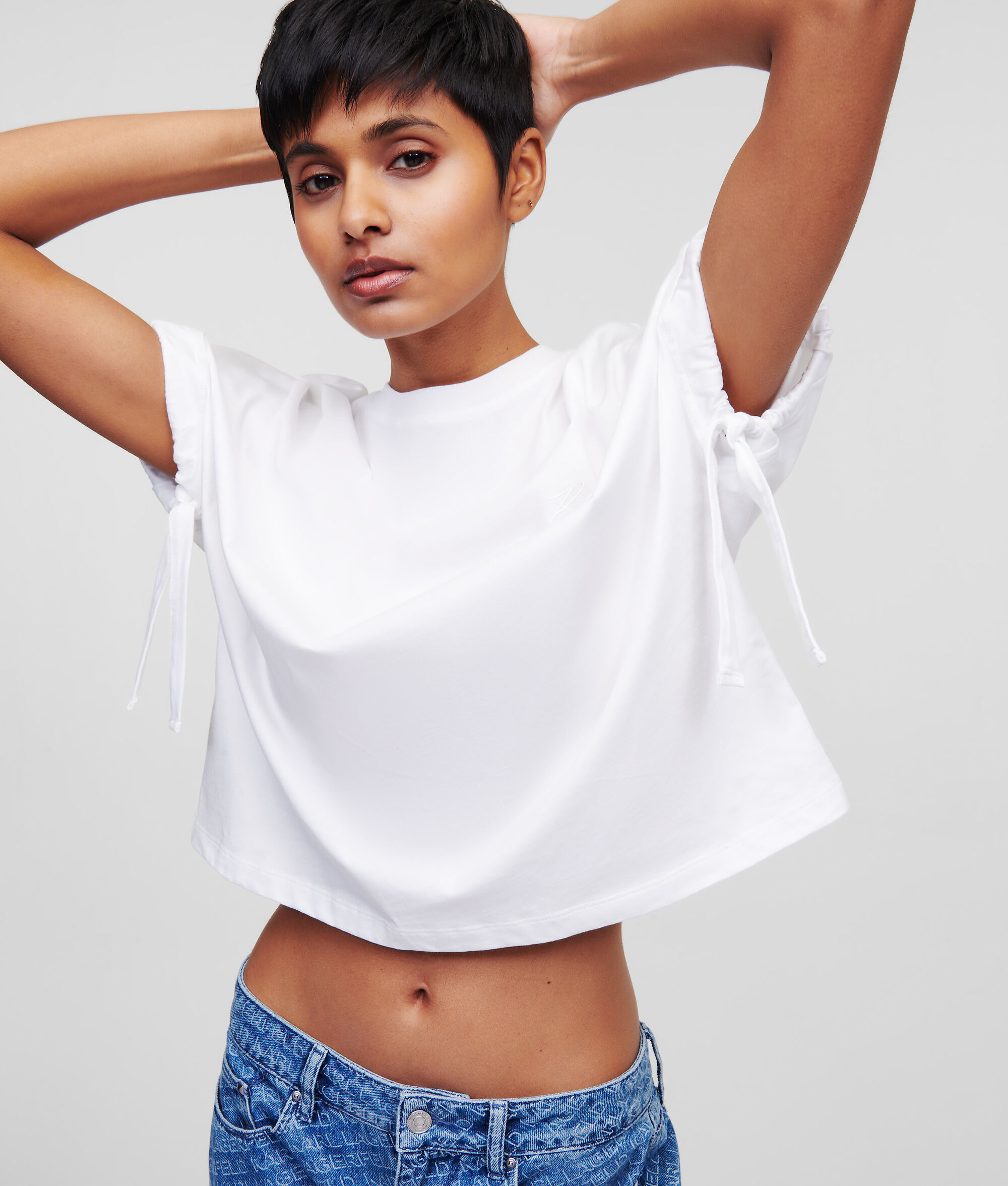 T-SHIRT AVEC MANCHES À CORDON DE SERRAGE