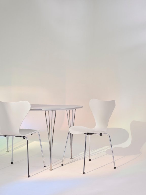 Fritz Hansen Series 7™ Chrome onderstel Green