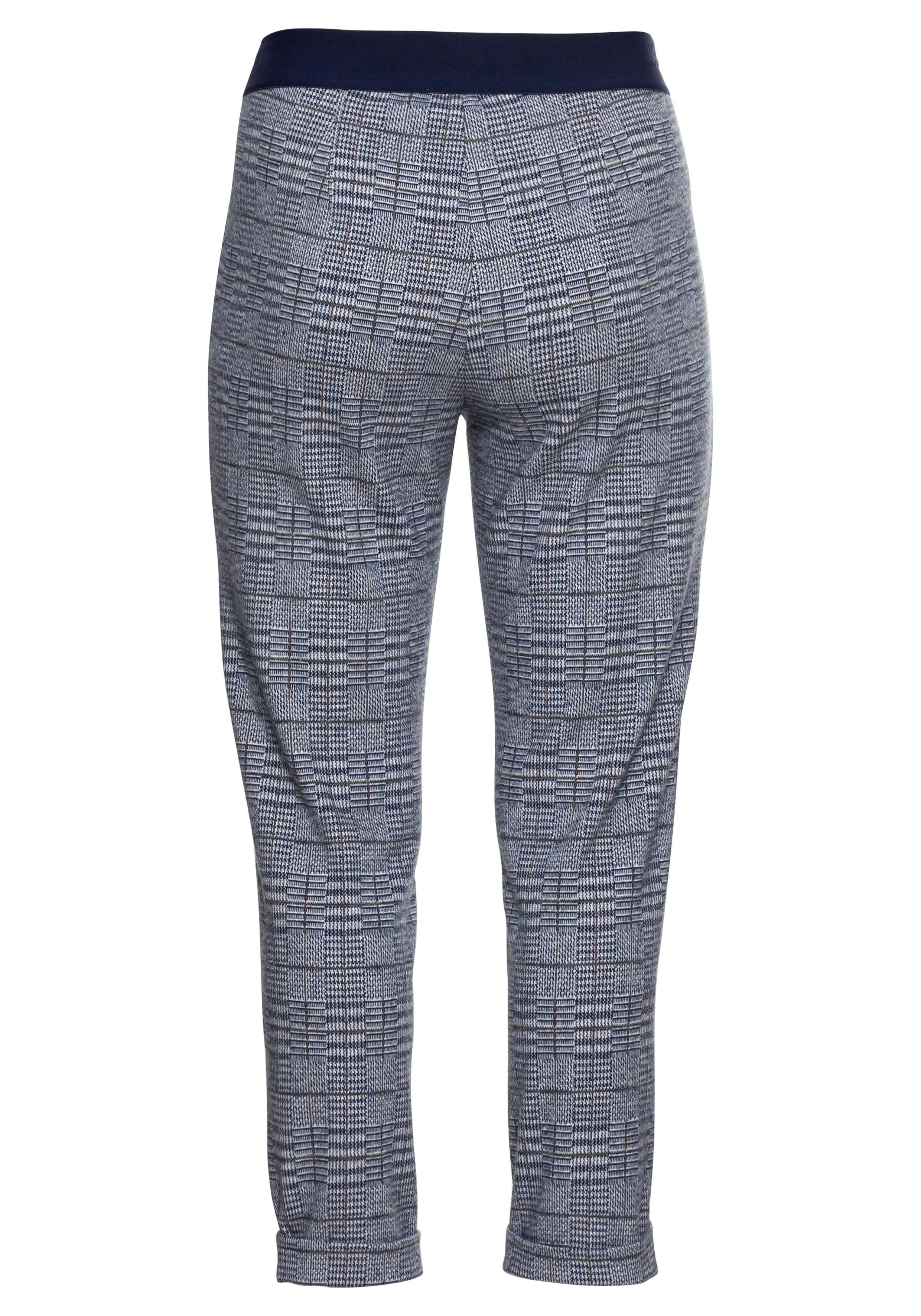 Chinohose mit Karomuster und Bundfalten