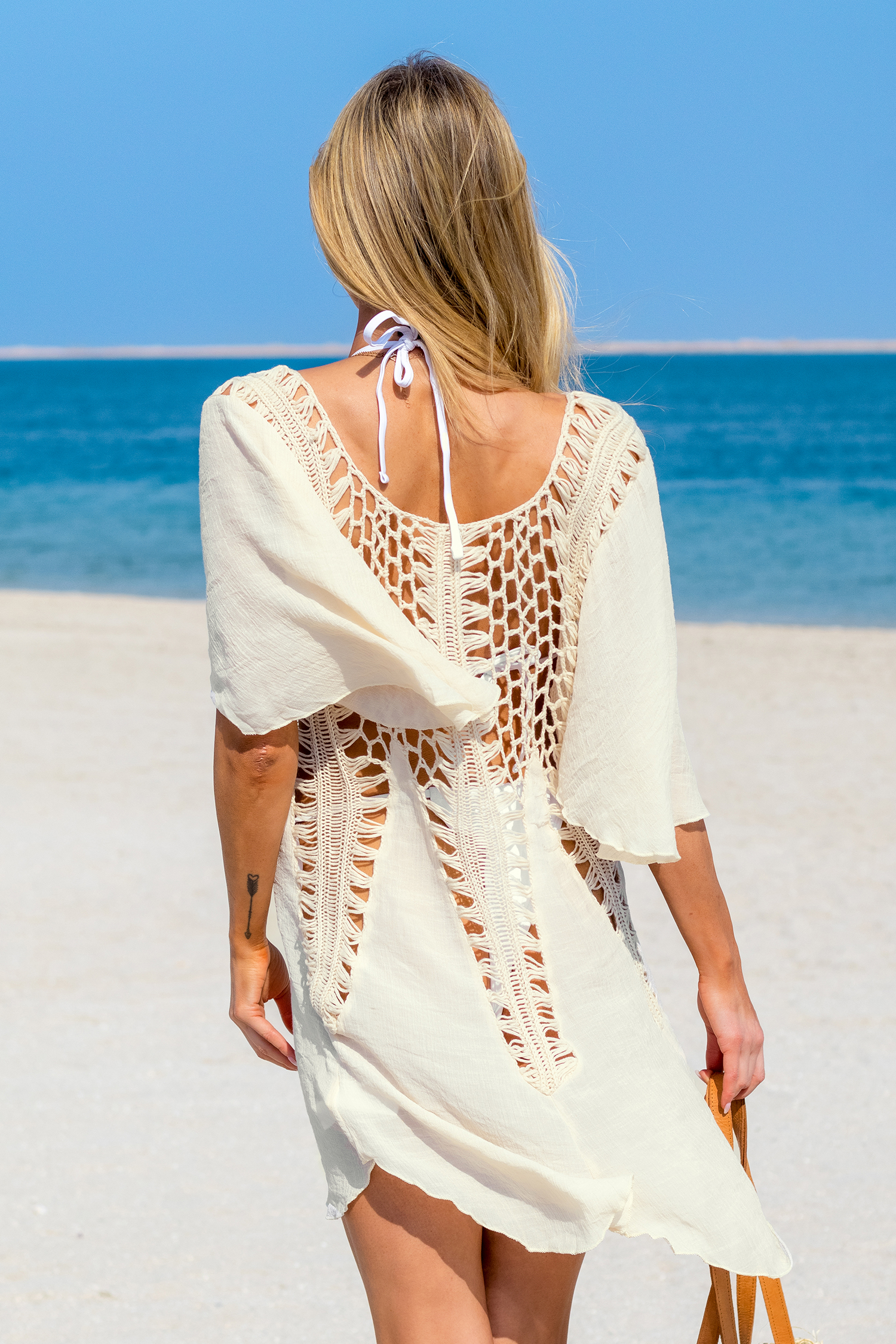 Robe cover up en crochet découpée abricot