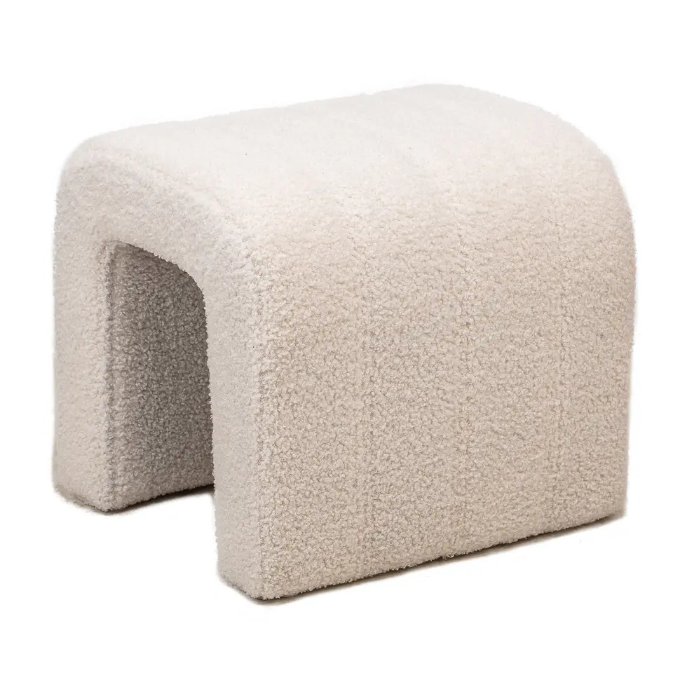 Pouf met witte krullen in Scandinavische stijl